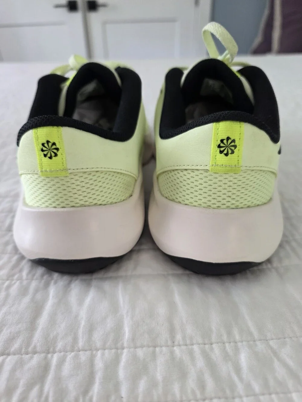 Nike Legend Essential 3 Neon Yellow/Black Running Shoes Mens 9.5
